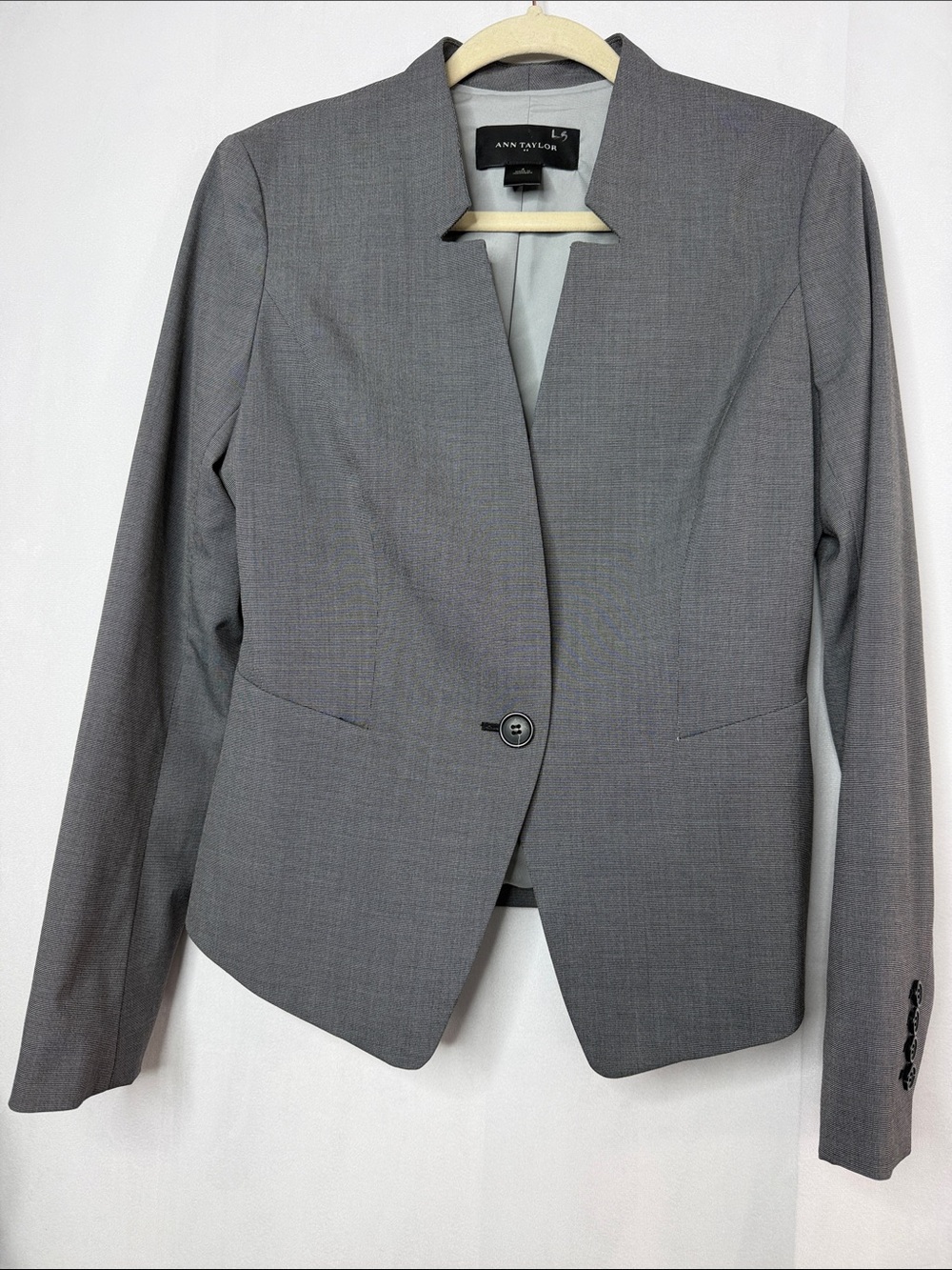 Ann Taylor Lined Gray Micro Tooth One Button Blazer